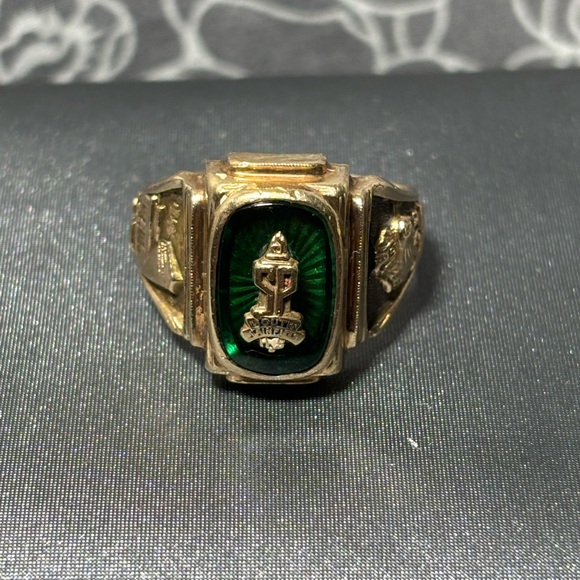 Gold Class Ring - Picture 1 of 5